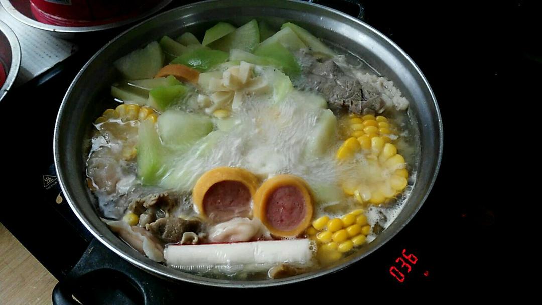 厨师长教你：“羊肉汤”的家常做法，天气冷了喝一口全身都暖暖的