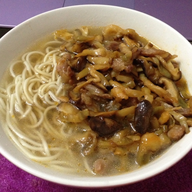 香辣榨菜肉丝面