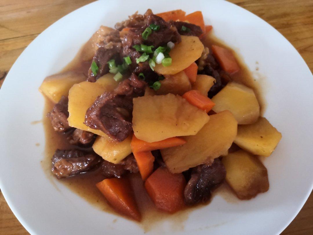 牛肉炖土豆