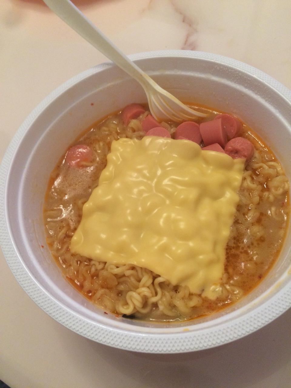 辣白菜芝士泡面