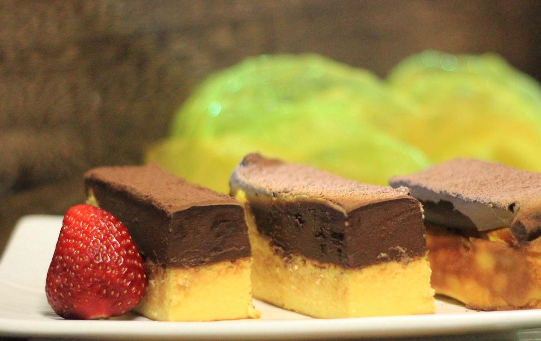 藏不住了 双重口感 全程搅拌搅拌就能成功的巧克力熔岩巴斯克蛋糕！