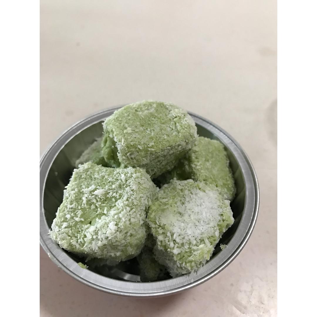 完胜85度C牛奶椰丝小方