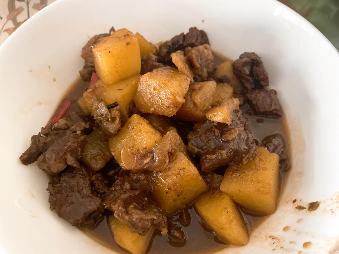 红烧牛腩~好吃到舔嘴
