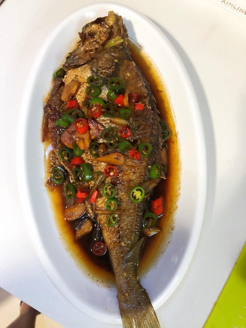 红烧黄鱼—鱼皮不破的小窍门