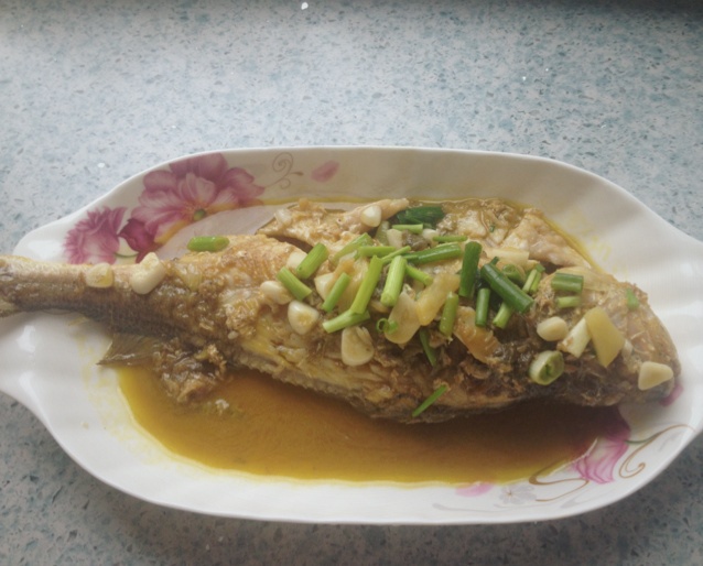 红烧黄鱼—鱼皮不破的小窍门