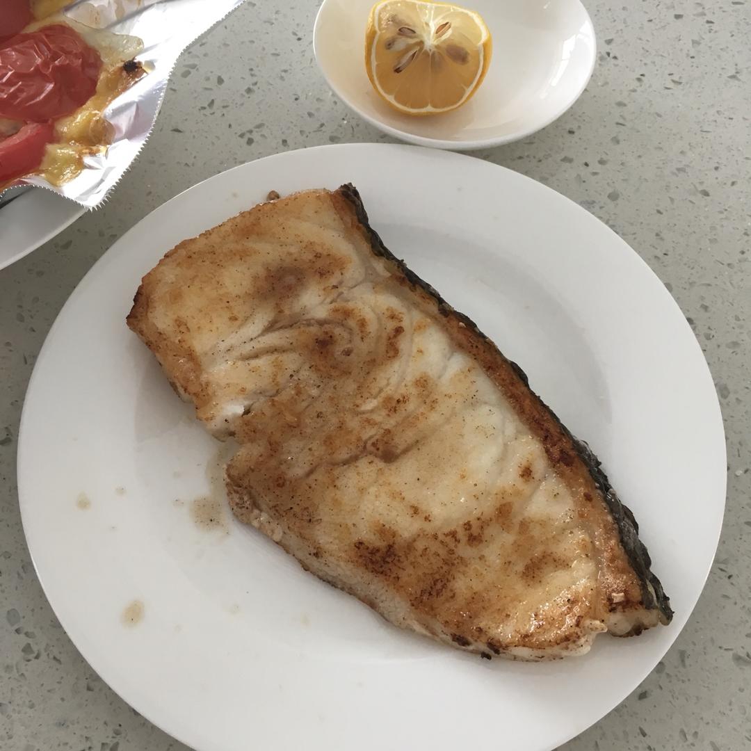 鲜嫩煎鳕鱼排
