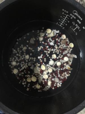 红豆薏米糙米莲子百合粥|减脂早餐的做法 步骤1
