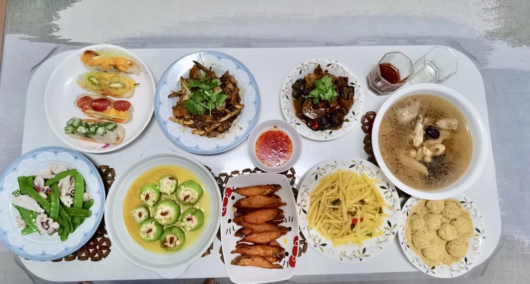 黄豆粉滚汤圆(伪驴打滚)