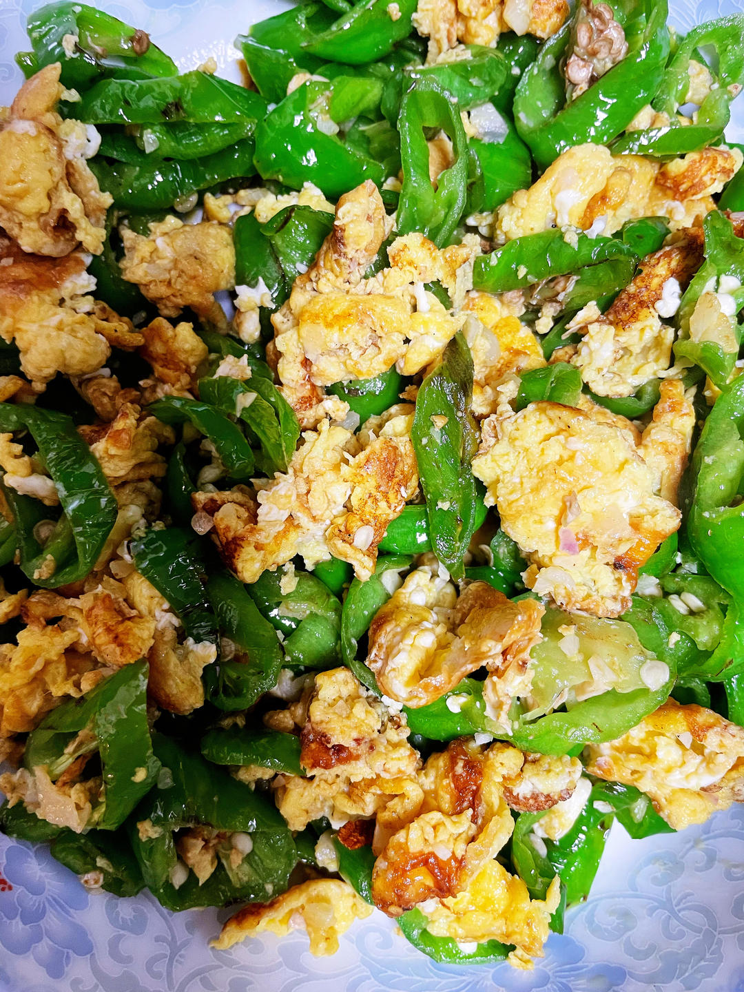 香喷喷的辣椒炒鸡蛋