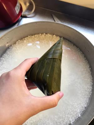 堂妈小厨——三角粽子的包法的做法 步骤9