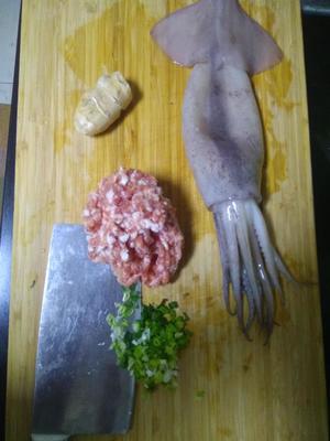 鱿鱼筒酿肉的做法 步骤1