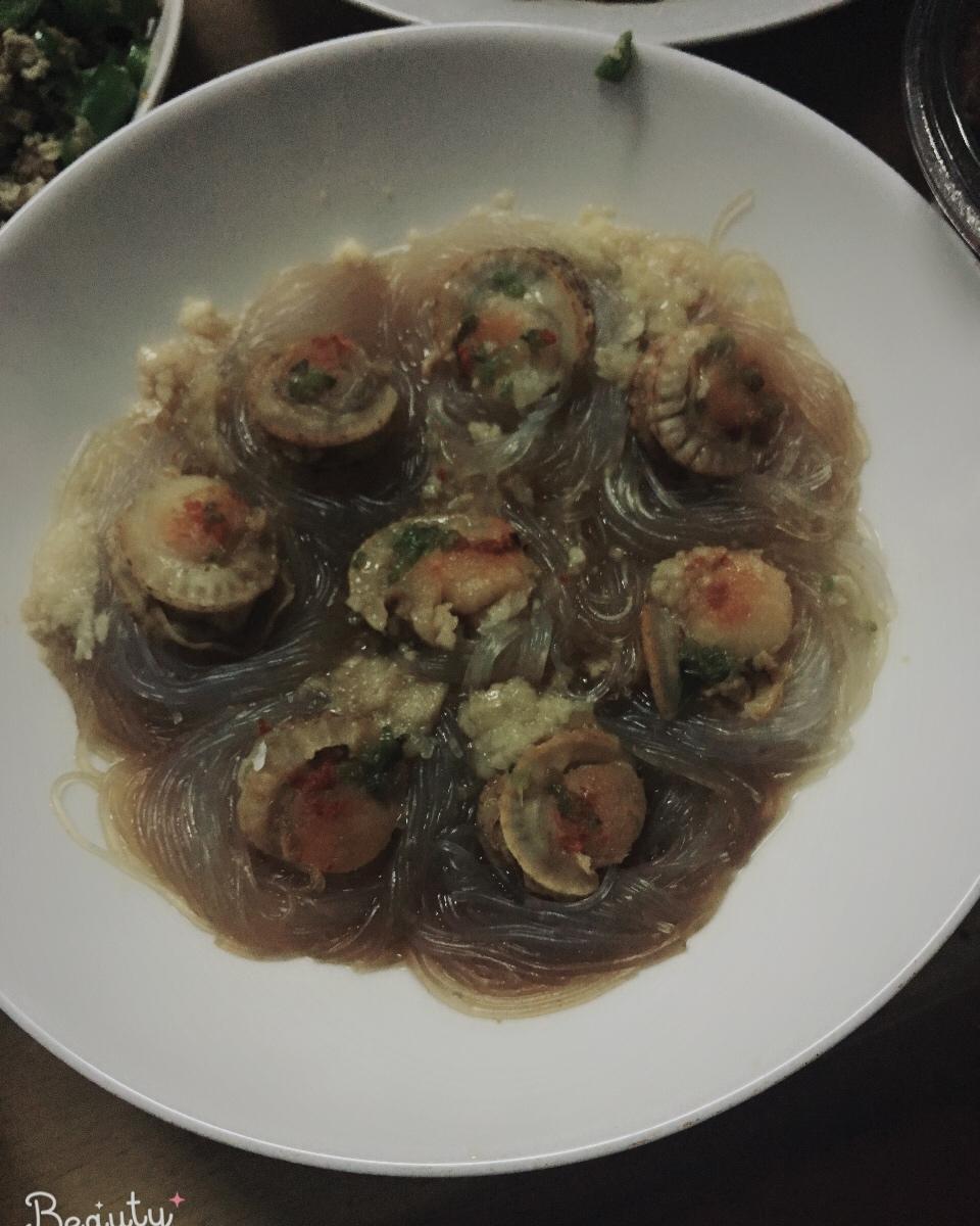 蒜蓉粉丝蒸扇贝