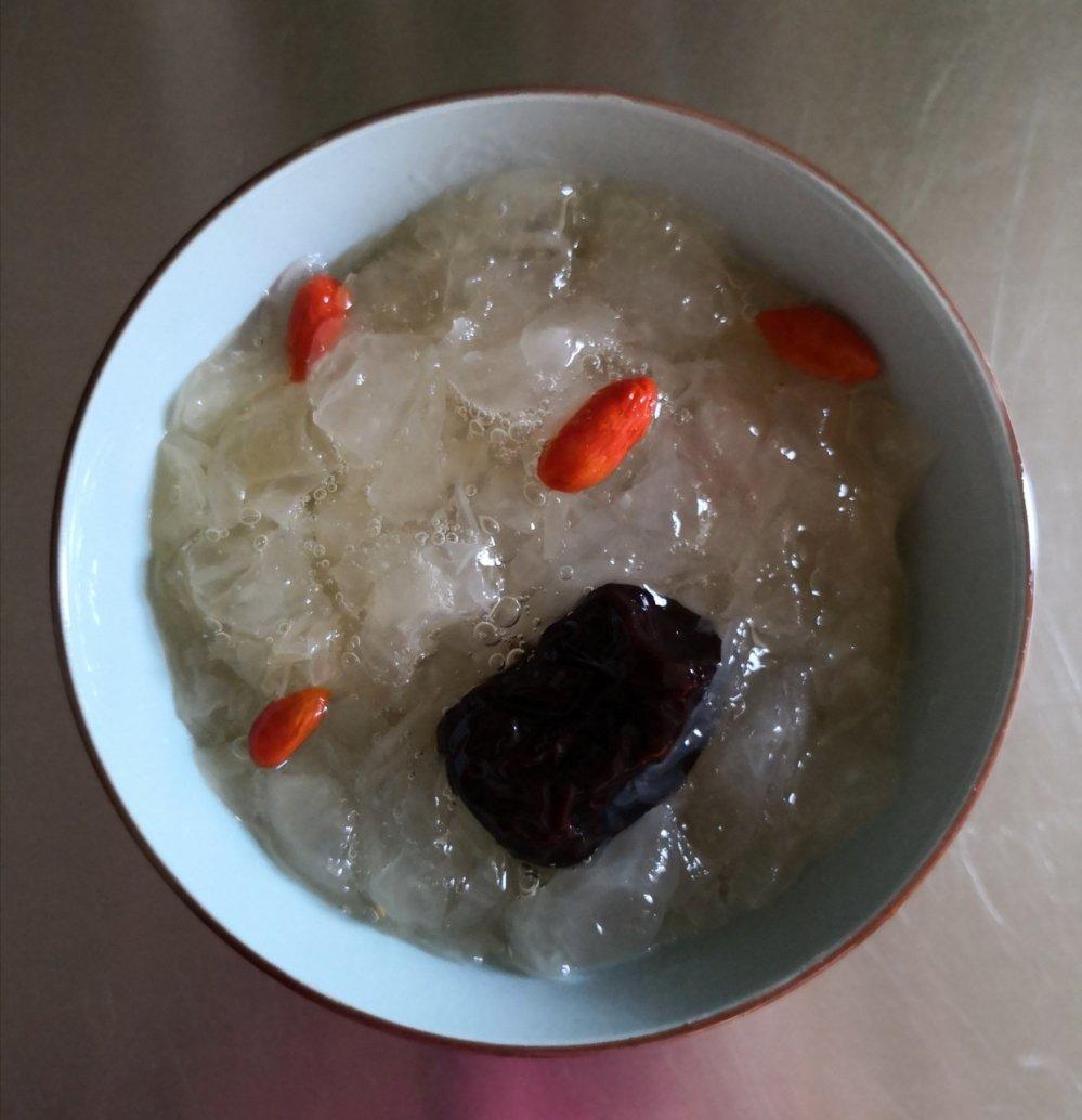 红枣银耳莲子羹（有出胶质、出胶，懒人的电压力锅版）