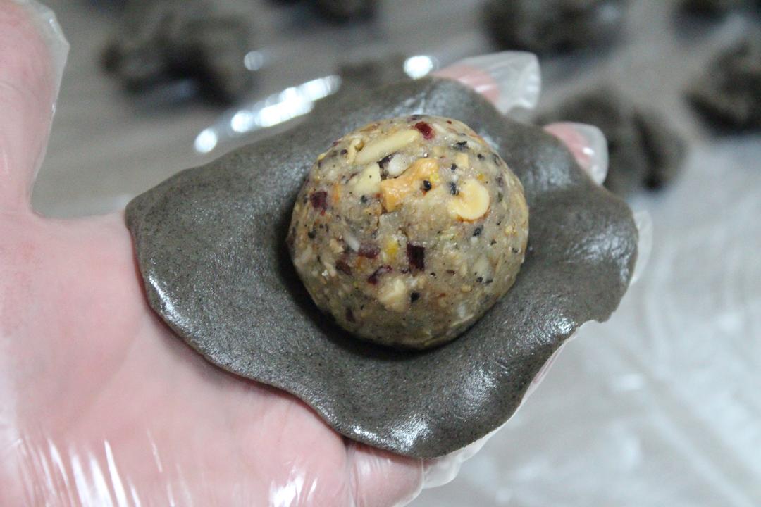 黑米月饼皮的做法