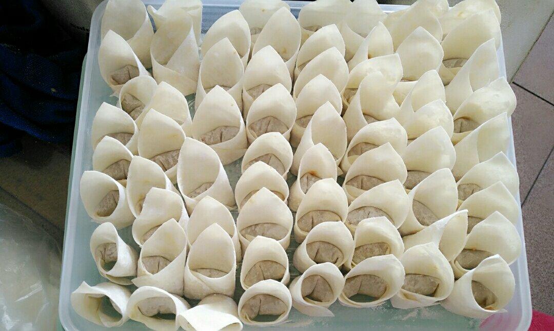 馄饨的一种包法（过程很详细）！