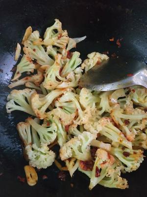 素炒花菜——饭遭殃版的做法 步骤4