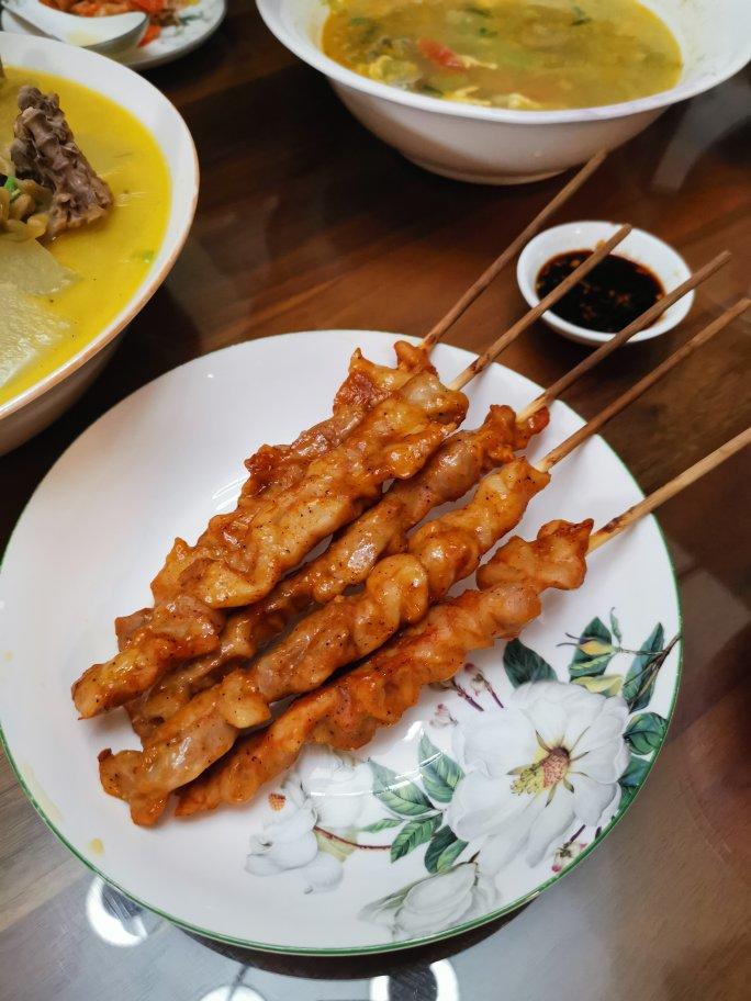 好吃的烧烤鸡肉串🍢小孩大人都爱吃～香煎也很棒～烤箱烤也行