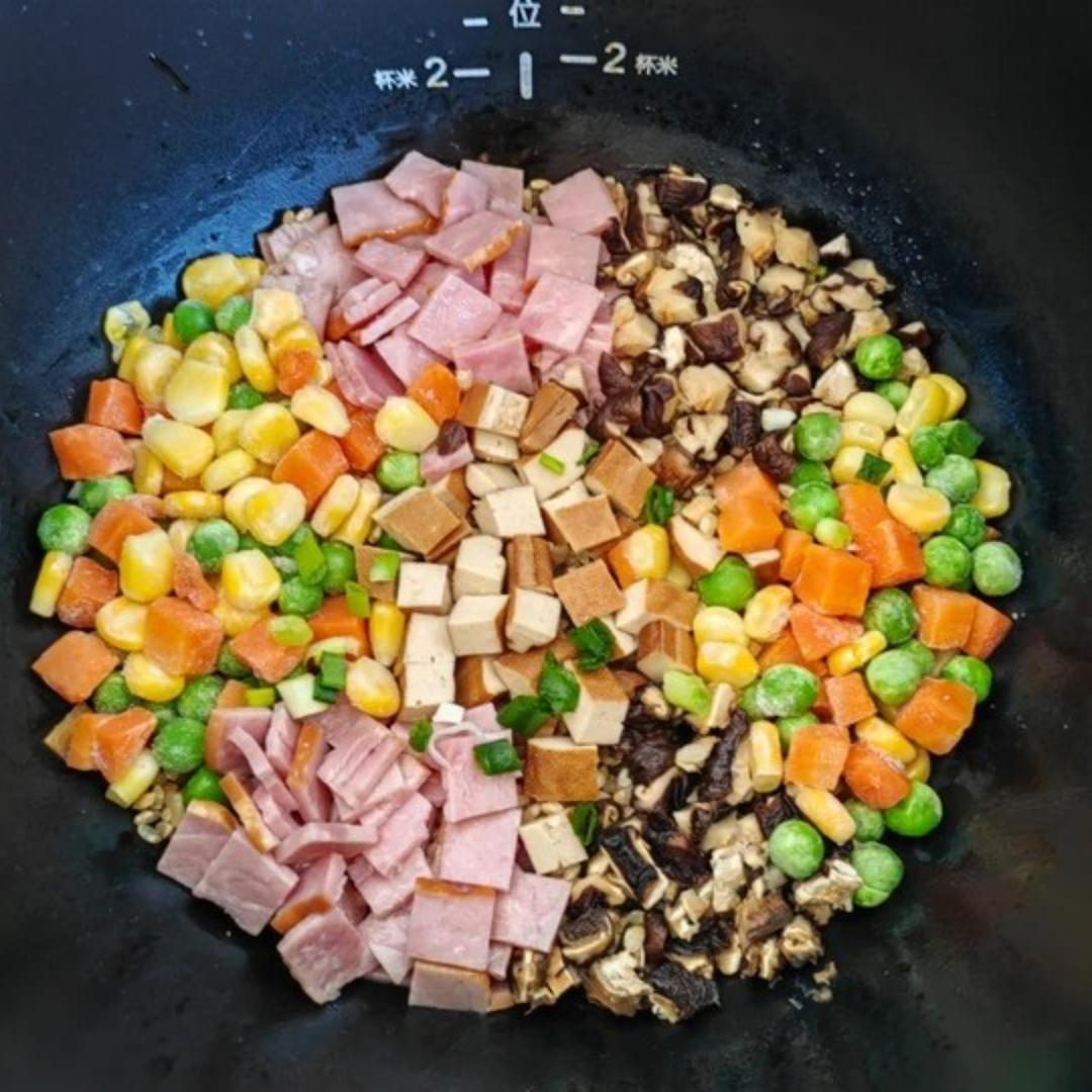 把陈乔恩吃哭的焖饭，我一口气连吃3碗，学会后再也不想吃外卖了