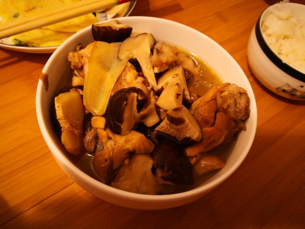 小鸡炖蘑菇