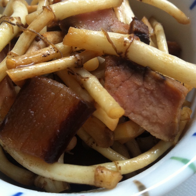 折耳根炒腊肉