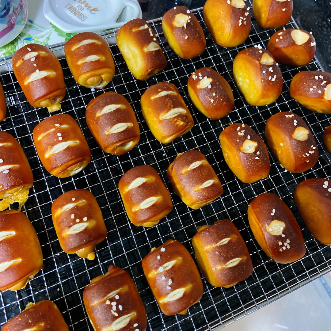 #烤100个面包# 🍞010 明星店的「碱水小丸子&小肉丸」