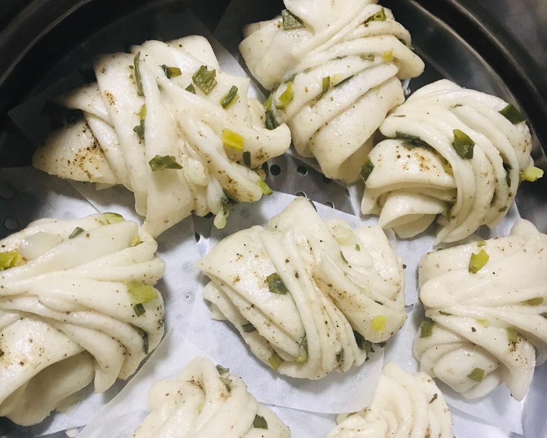 Tracy的葱香椒盐花卷