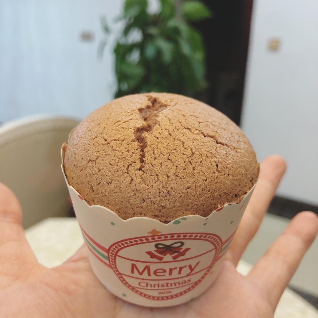 好吃到爆～爆浆巧克力熔岩蛋糕