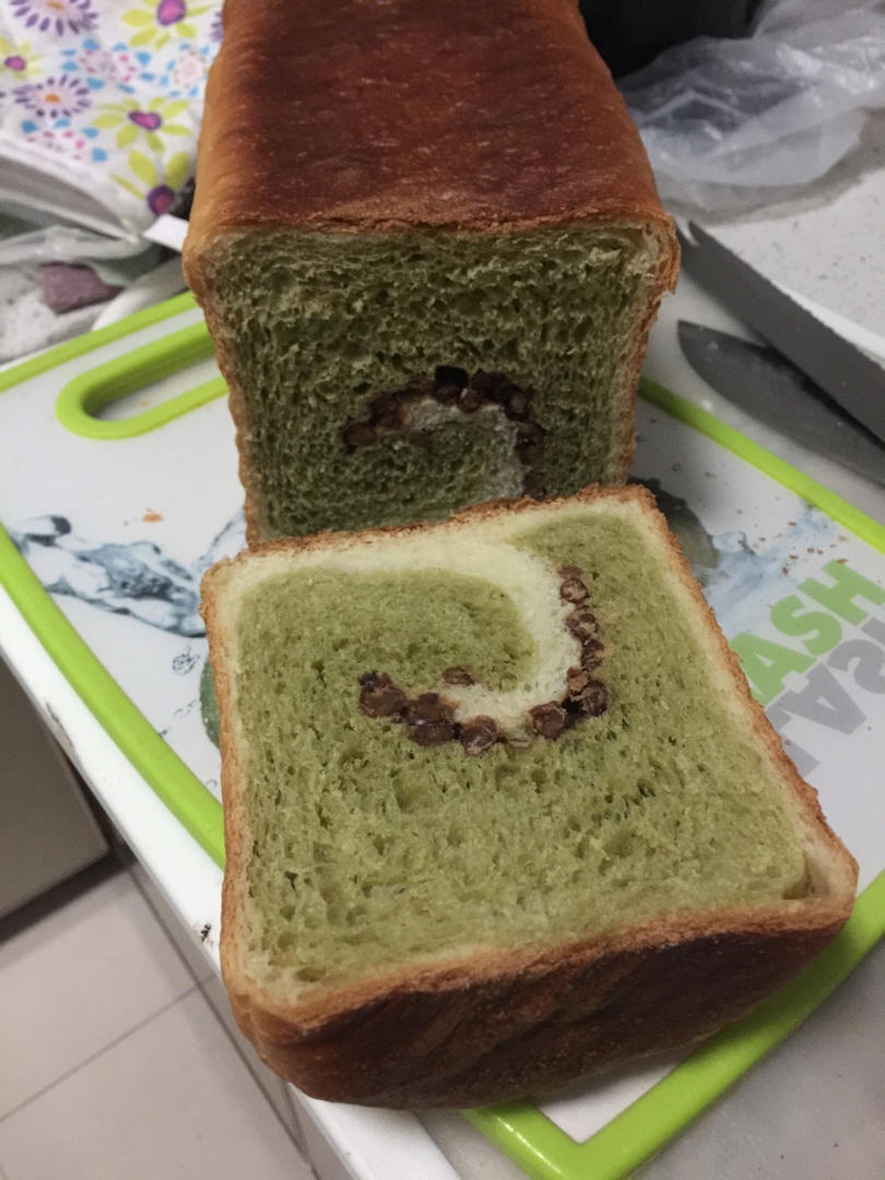 清香柔软的抹茶红豆吐司