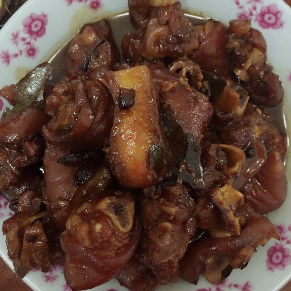 美味的家常菜：红烧猪蹄