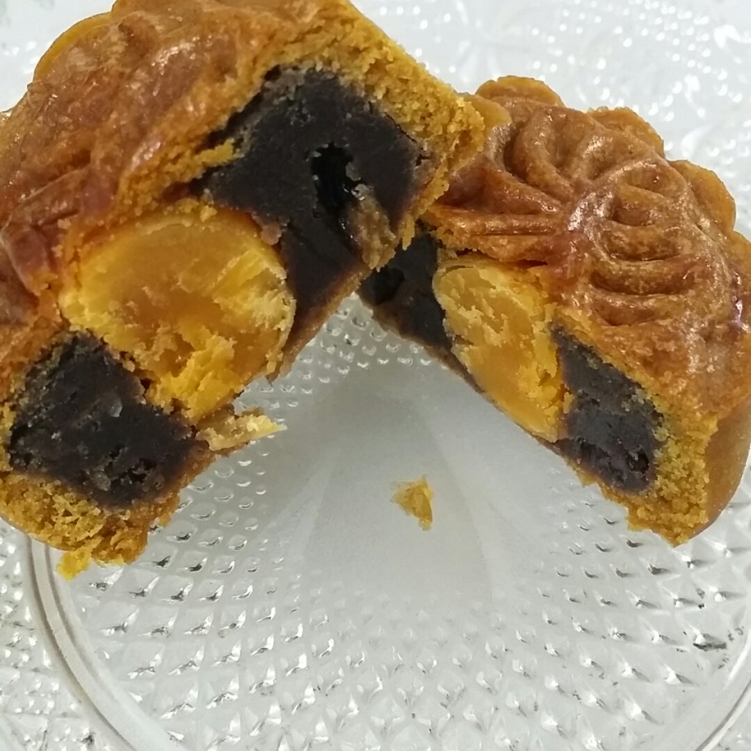 广式月饼——蛋黄莲蓉月饼