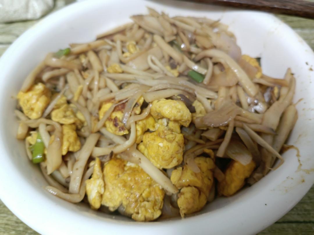 杏鲍菇炒鸡蛋