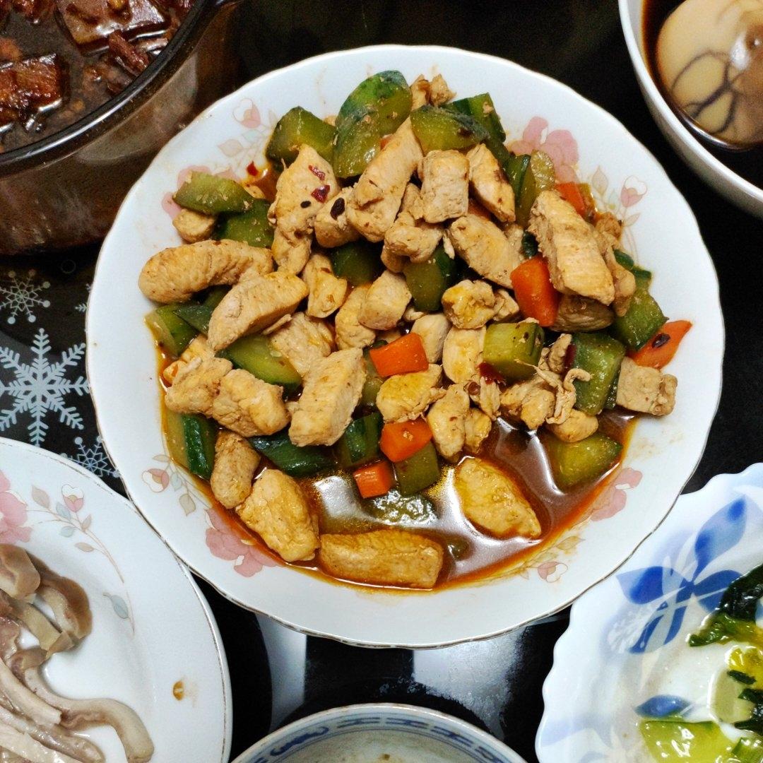 减脂版宫保鸡丁 鸡胸肉炒黄瓜
