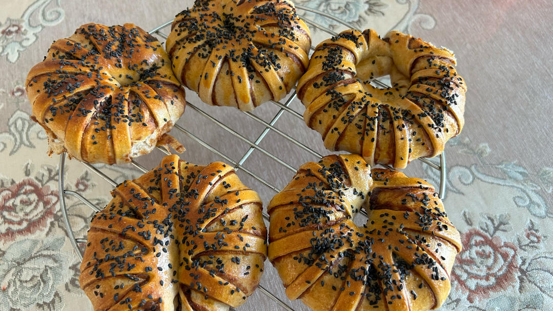 简单易学的红豆沙面包圈