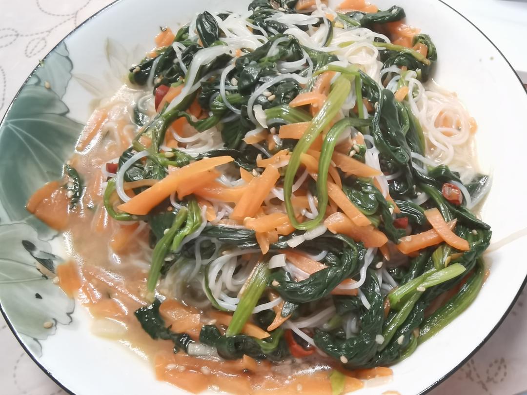 开胃爽口又营养的菠菜拌粉丝