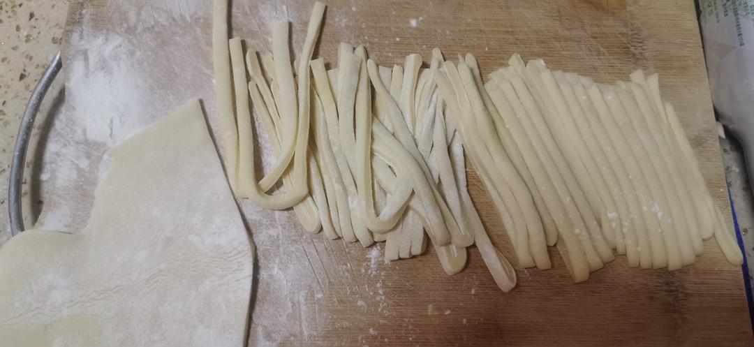 快手纯手工擀面条