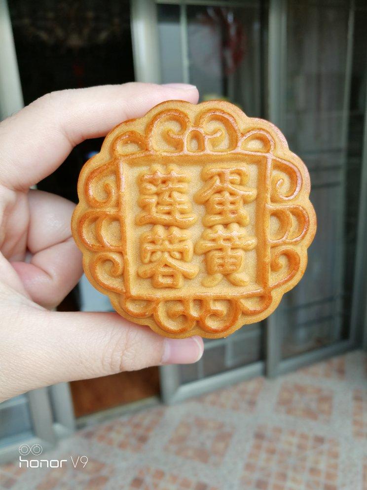 广式月饼—蛋黄莲蓉月饼