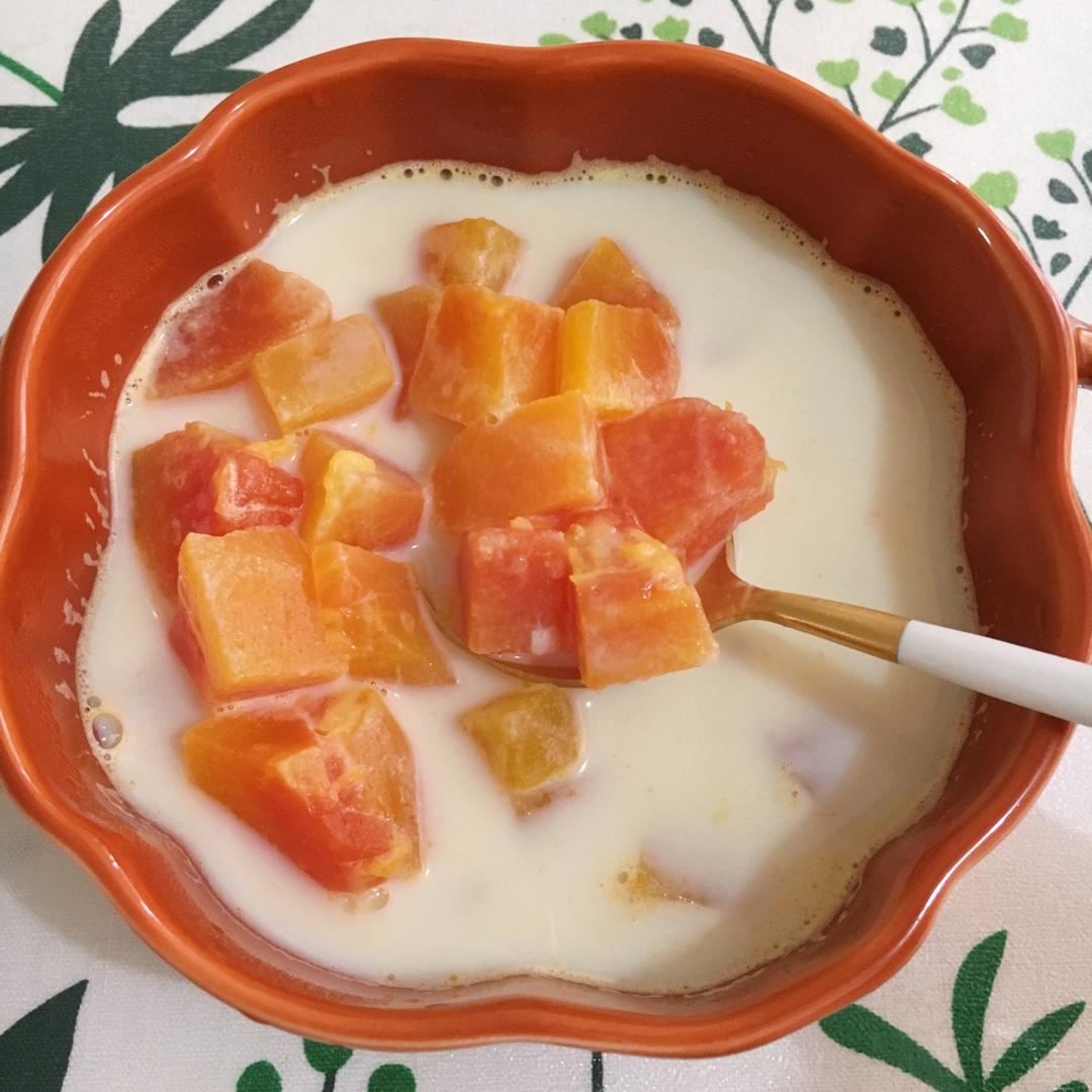 鲜奶炖木瓜