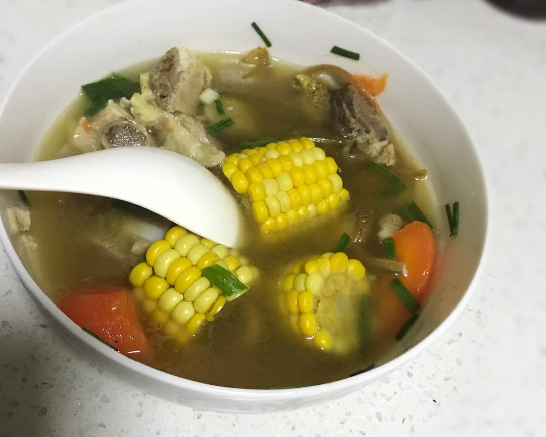 排骨玉米汤