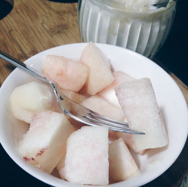 桃子的朴素吃法（桃子加盐）
