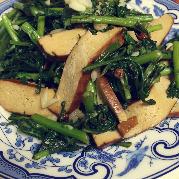 豆腐干炒茼蒿