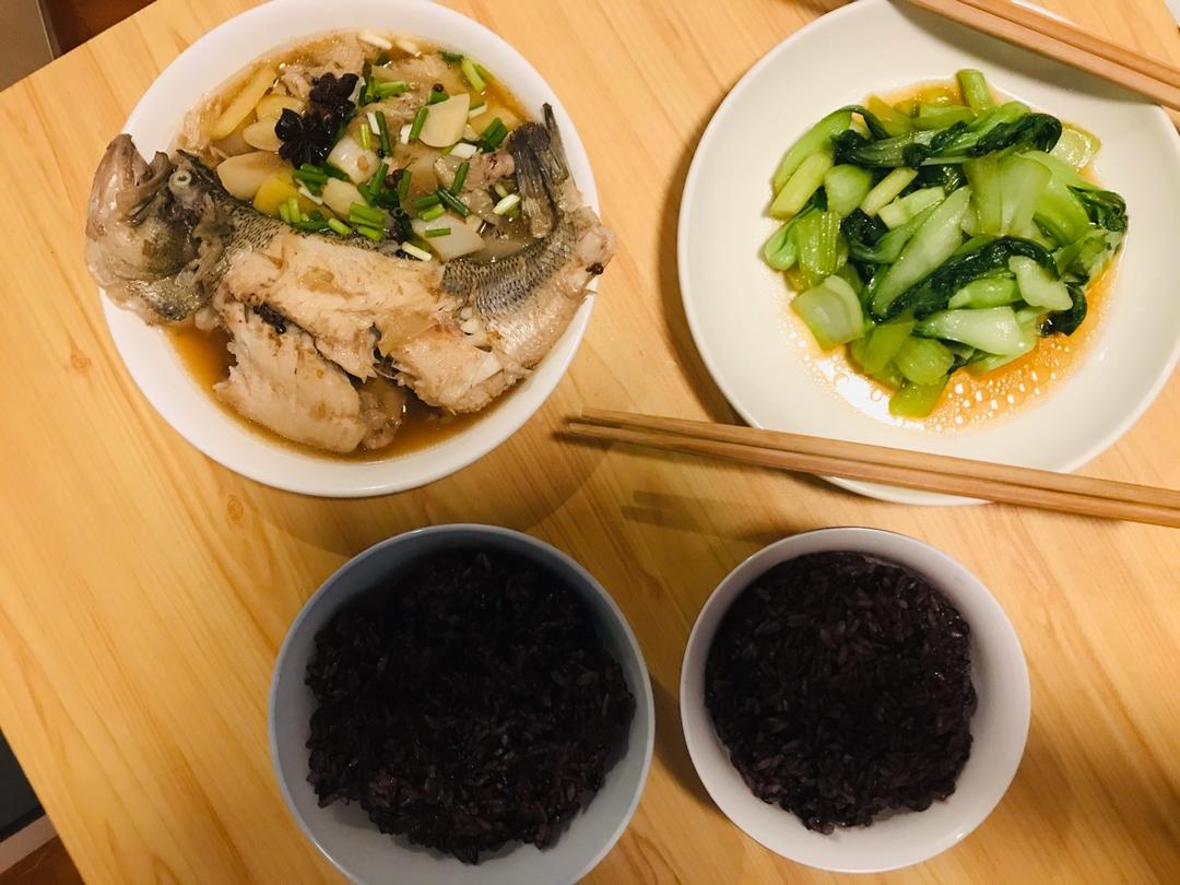 红烧鲈鱼