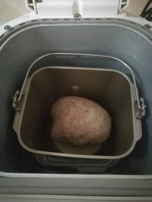 椰子油黑麦麸汉堡胚的做法 步骤2