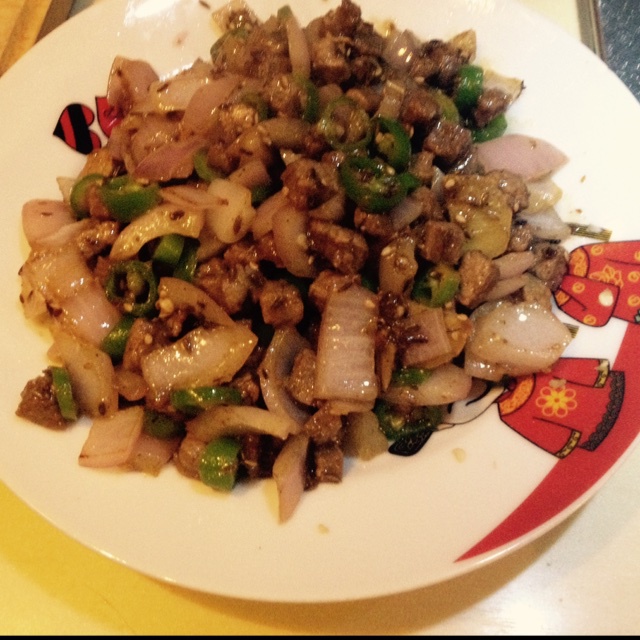 孜然洋葱炒牛肉粒