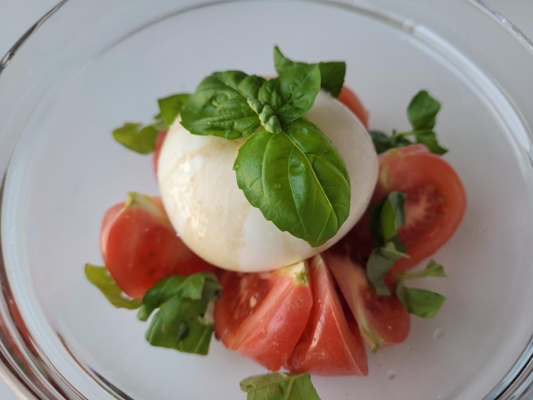 卡普里风味沙拉insalata caprese/水牛芝士沙拉（布拉塔burrata可做）