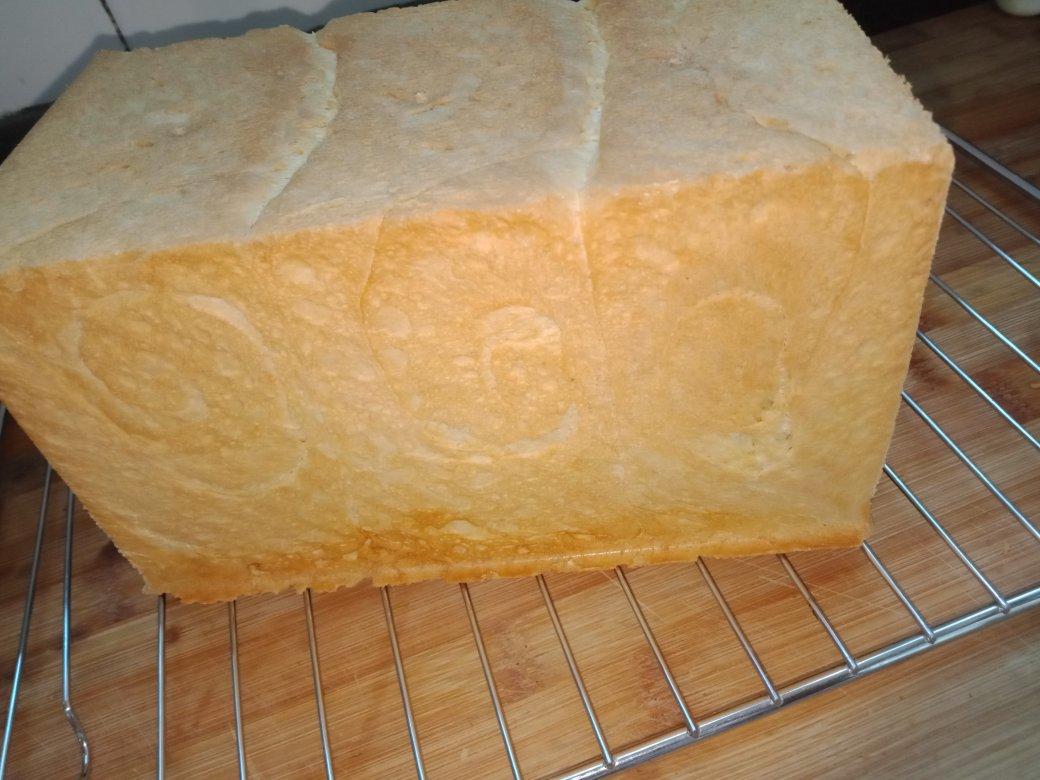 用烤箱自己做面包--手工牛奶吐司面包