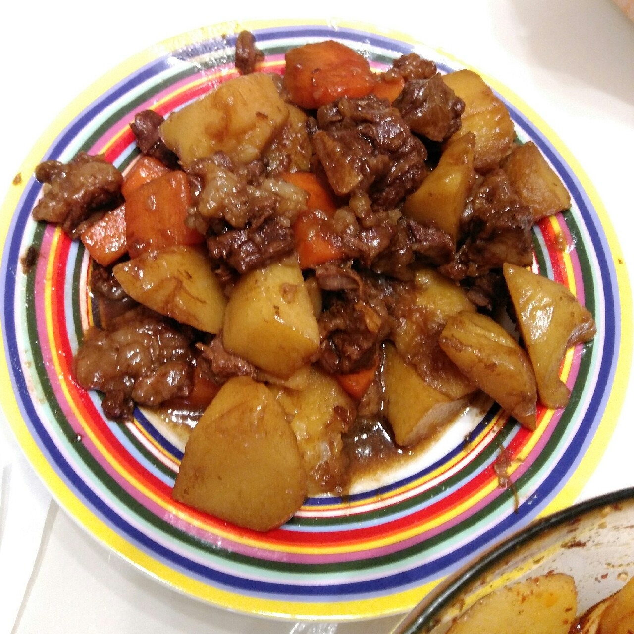 胡萝卜土豆烧牛腩