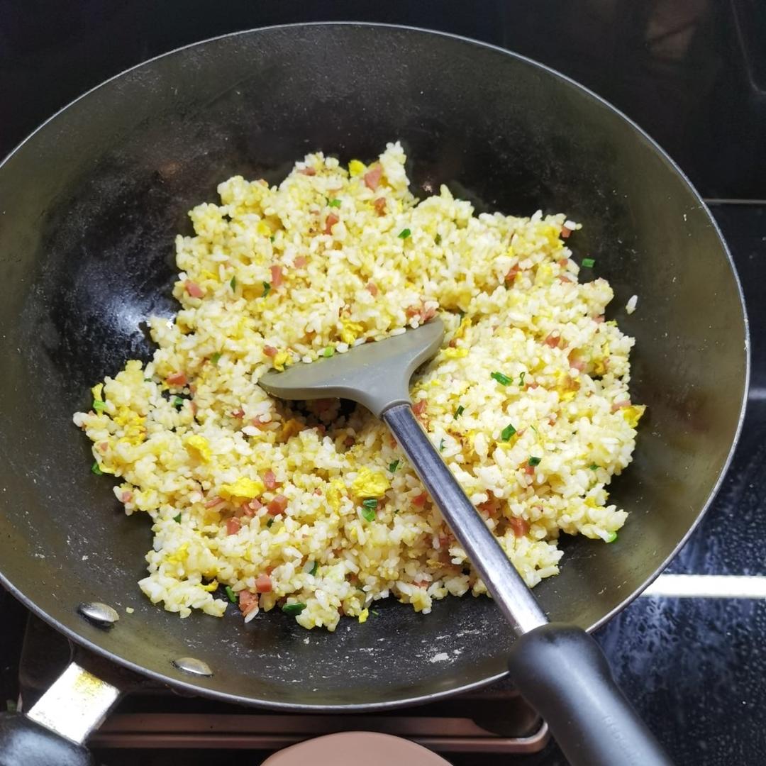 黄金火腿肠蛋炒饭