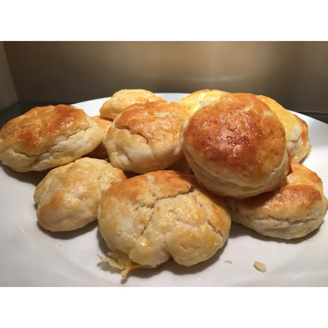 【视频】3分钟 奶油司康Scone(可能是世界上最快手的司康) 消耗淡奶油～