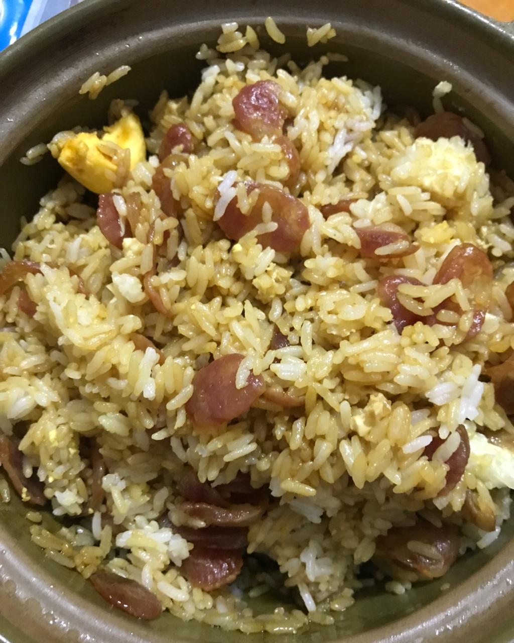 广式腊味煲仔饭