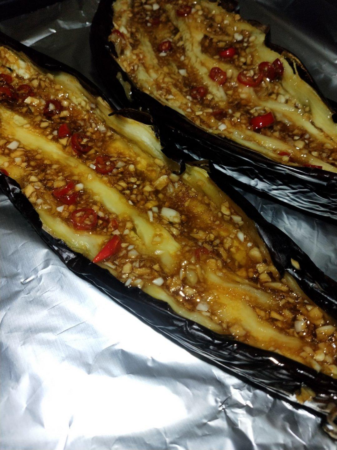 《Tinrry+》烤箱菜：蒜香烤茄子